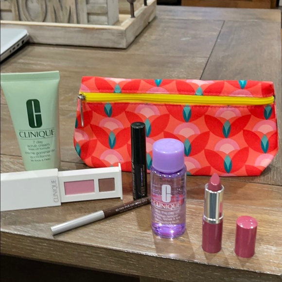 Clinique Other - Clinique make up gift Bundle